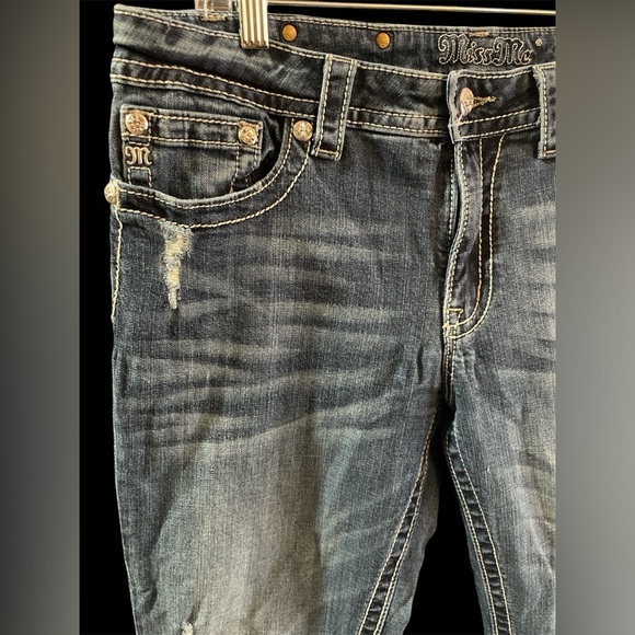 Miss Me Boyfriend Capri Jeans - Picture 5 of 7